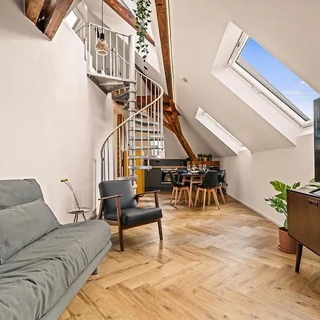 Apartment Maisonette-wohnung Mit Freigelegtem Fachwerk Meckenbeuren