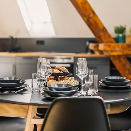 Maisonette-wohnung Mit Freigelegtem Fachwerk *